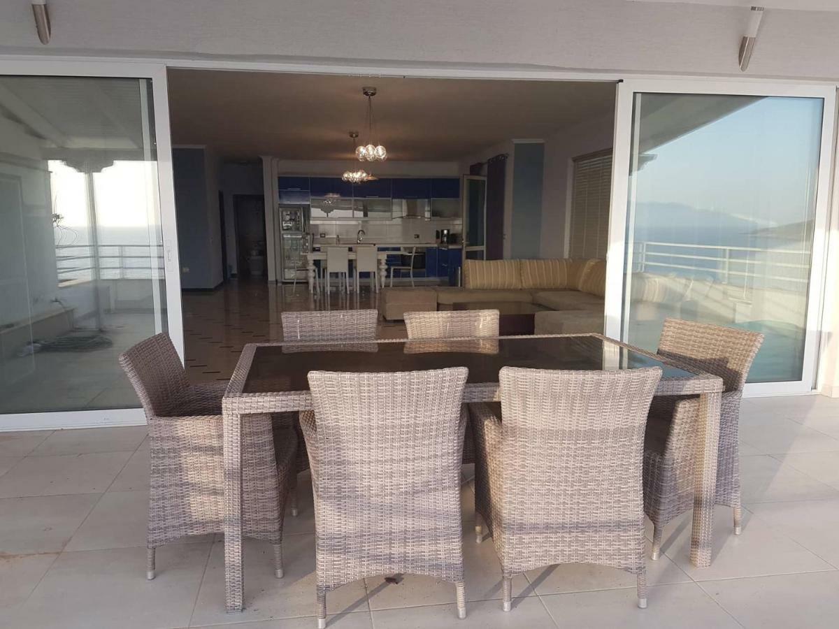 Sea Front Penthouse Sarandë Exterior foto