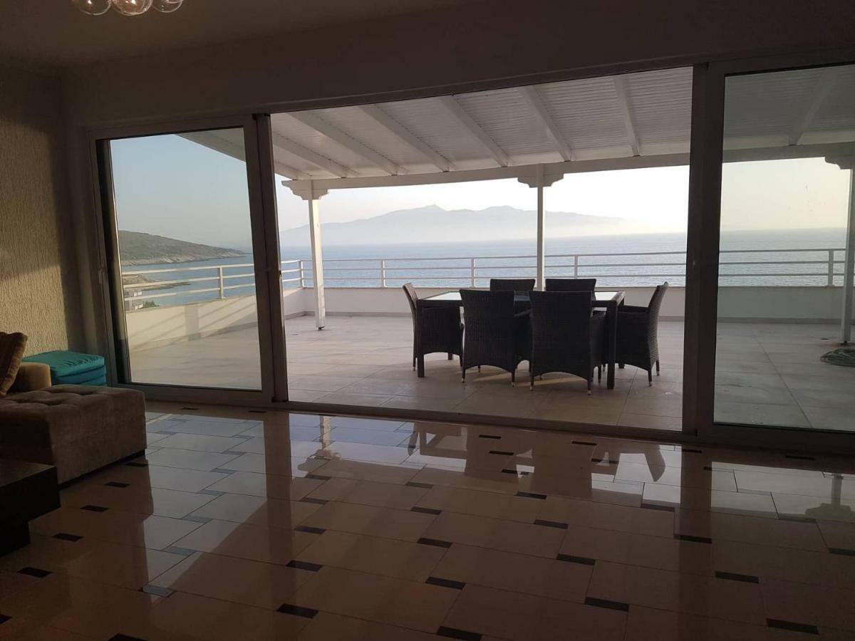 Sea Front Penthouse Sarandë Exterior foto